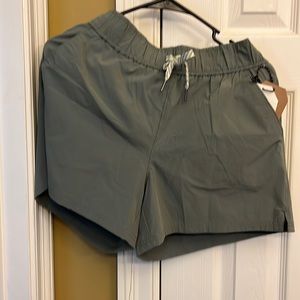 Avalanche. Women’s outdoor shorts.